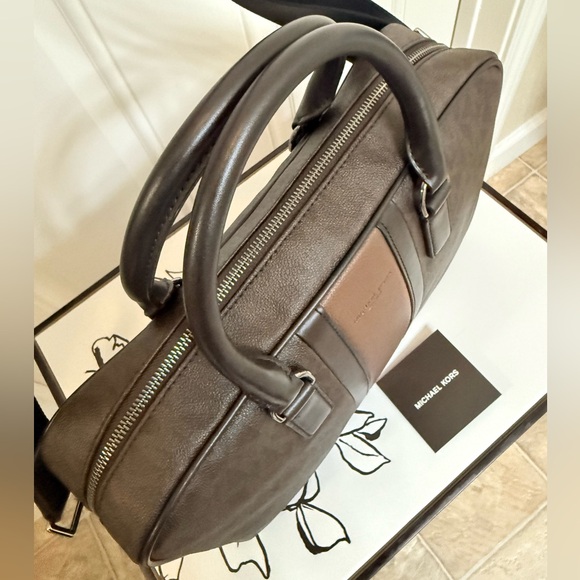 Michael Kors Jet Set Travel Large Laptop Case - Brown Signature Logo - Picture 4 of 11